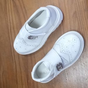 white dress shoe for boy